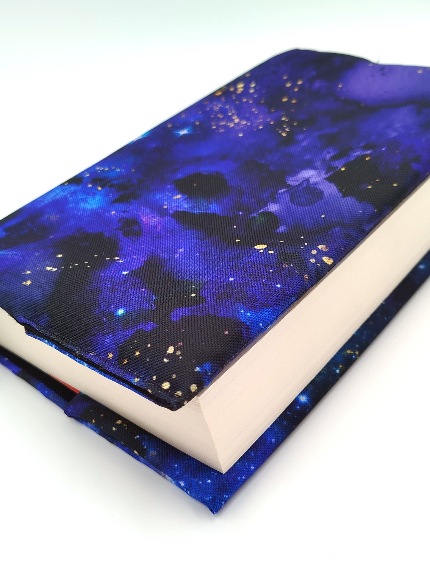 Funda literaria - Forced proximity - Sobrecubierta impermeable
